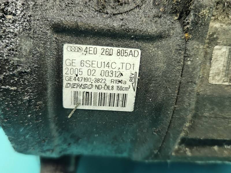 Компресор кондиціонера Audi A8 D3 4E0260805AD — фото деталі 3