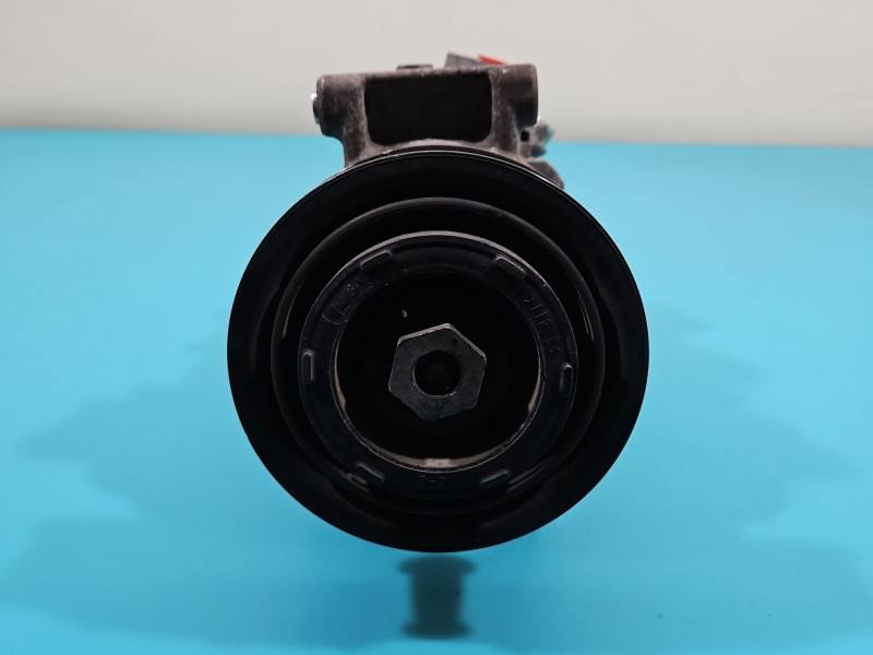 Компресор кондиціонера Audi A5 8T 8T0260805E — фото деталі 2