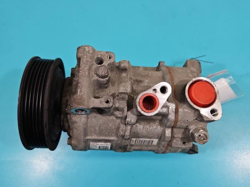 Компресор кондиціонера Audi A5 8T 8T0260805E — фото деталі 7