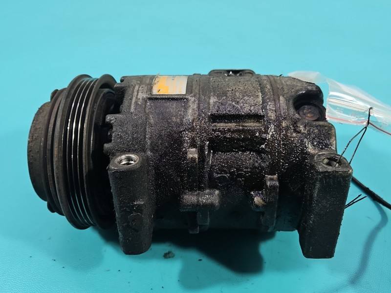 Компресор кондиціонера Audi A4 B5 4B0260805C — фото деталі 5