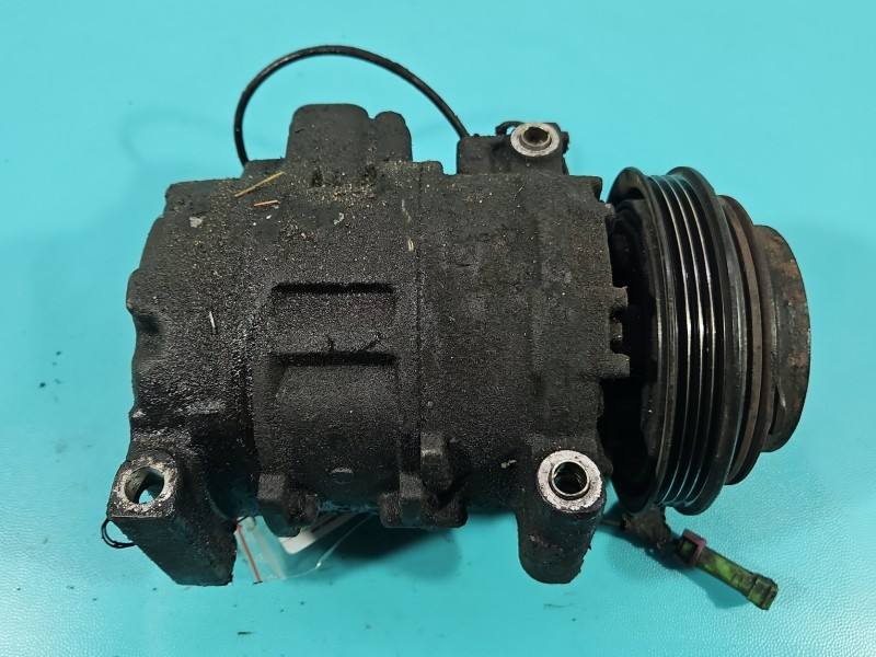 Компресор кондиціонера Audi A4 B5 4B0260805C — фото деталі 7