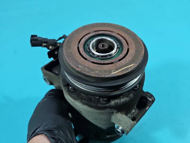 Компресор кондиціонера Ford Fusion DG9H-19D629 — фото деталі 4