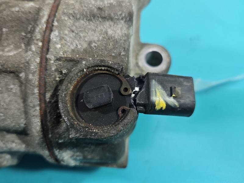 Компресор кондиціонера Skoda Fabia 3 5Q0816803F — фото деталі 7