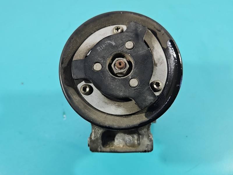Компрессор кондиционера Seat Leon 5Q0820803C — фото детали 5