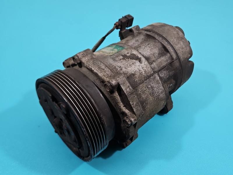 Компресор кондиціонера Volkswagen Sharan 7M3820803Q