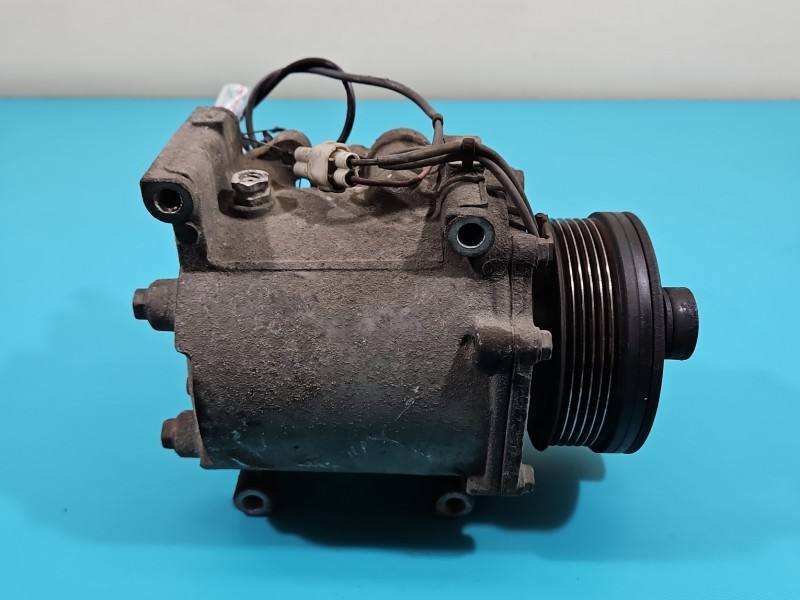 Компресор кондиціонера Mitsubishi Grandis MR958135 — фото деталі 3