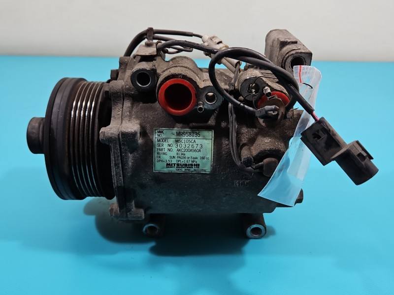 Компресор кондиціонера Mitsubishi Grandis MR958135 — фото деталі 5