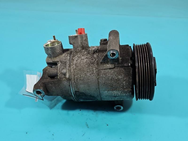 Компресор кондиціонера Skoda Fabia 3 5Q0820803D — фото деталі 6