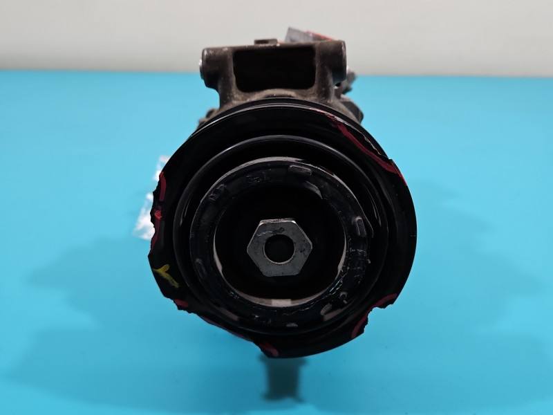 Компресор кондиціонера Audi A4 B8 8T0260805E — фото деталі 2