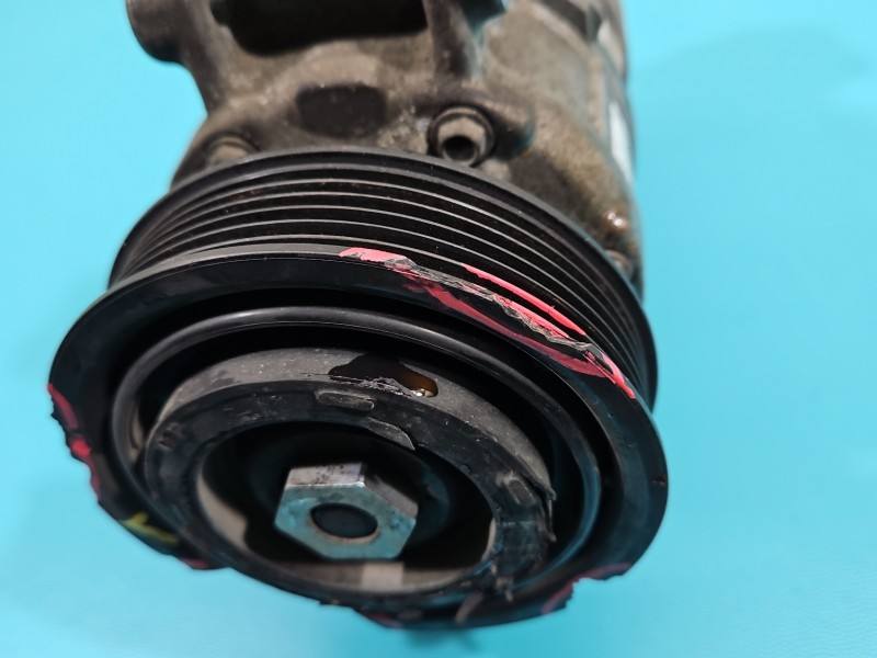 Компресор кондиціонера Audi A4 B8 8T0260805E — фото деталі 3