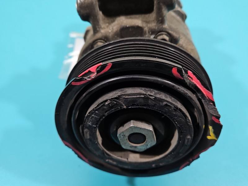 Компресор кондиціонера Audi A4 B8 8T0260805E — фото деталі 5