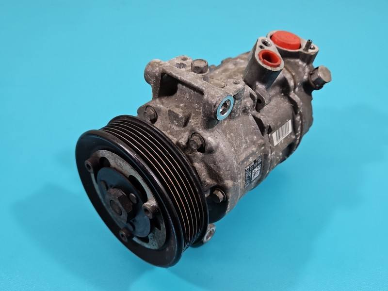 Компресор кондиціонера Volkswagen Golf 7 5Q0820803F