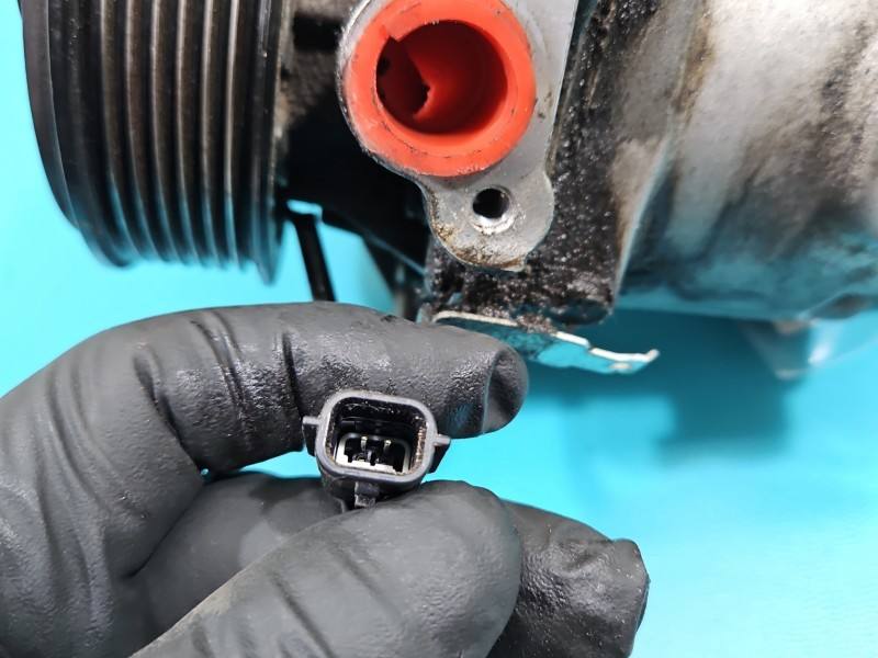 Компресор кондиціонера Dacia Sandero 926008469R-B — фото деталі 7