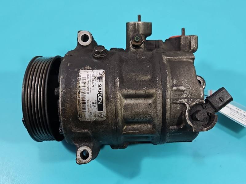 Компресор кондиціонера Volkswagen Golf 6 1K0820808B — фото деталі 3