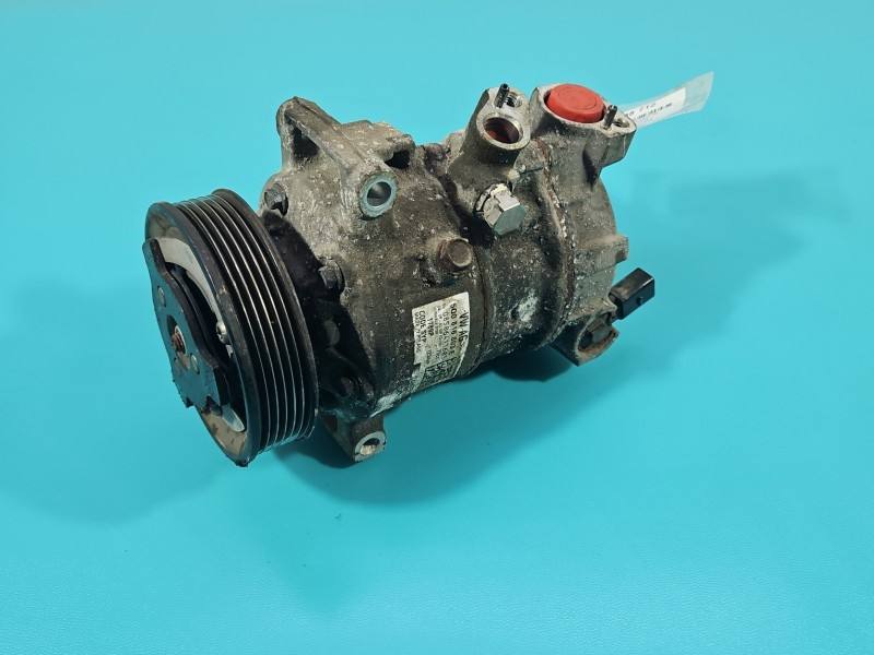 Компресор кондиціонера Skoda Fabia 3 5Q0816803E