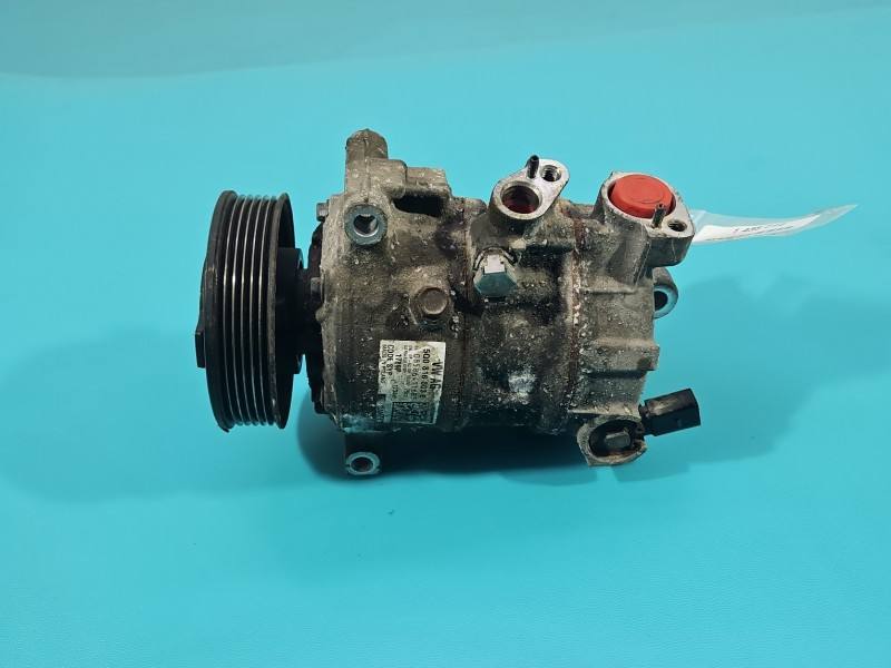 Компресор кондиціонера Skoda Fabia 3 5Q0816803E — фото деталі 2