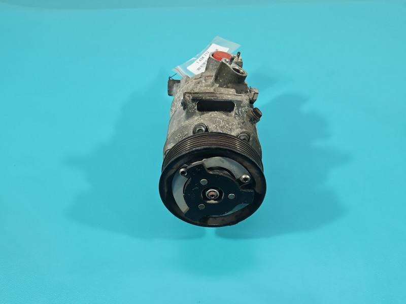 Компресор кондиціонера Skoda Fabia 3 5Q0816803E — фото деталі 4