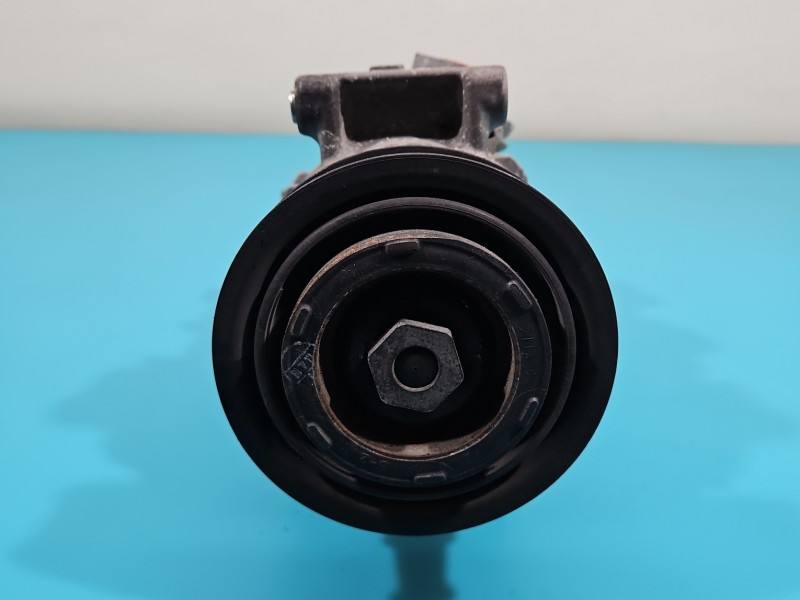Компресор кондиціонера Audi A4 B8 8T0260805E — фото деталі 2
