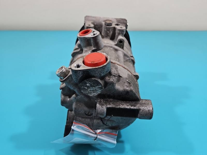Компресор кондиціонера Audi A4 B8 8T0260805E — фото деталі 4
