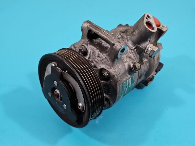 Компресор кондиціонера Volkswagen Golf plus 8FK351135-421