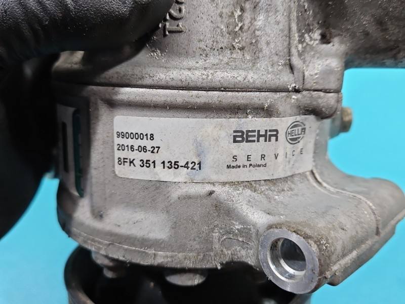 Компресор кондиціонера Volkswagen Golf plus 8FK351135-421 — фото деталі 9