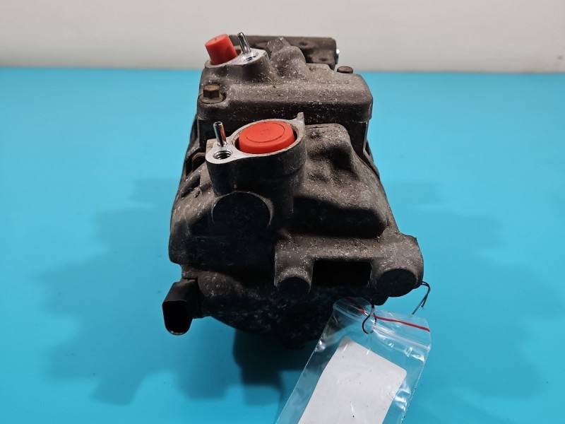 Компресор кондиціонера Volkswagen Golf 5 1K0820803P — фото деталі 4