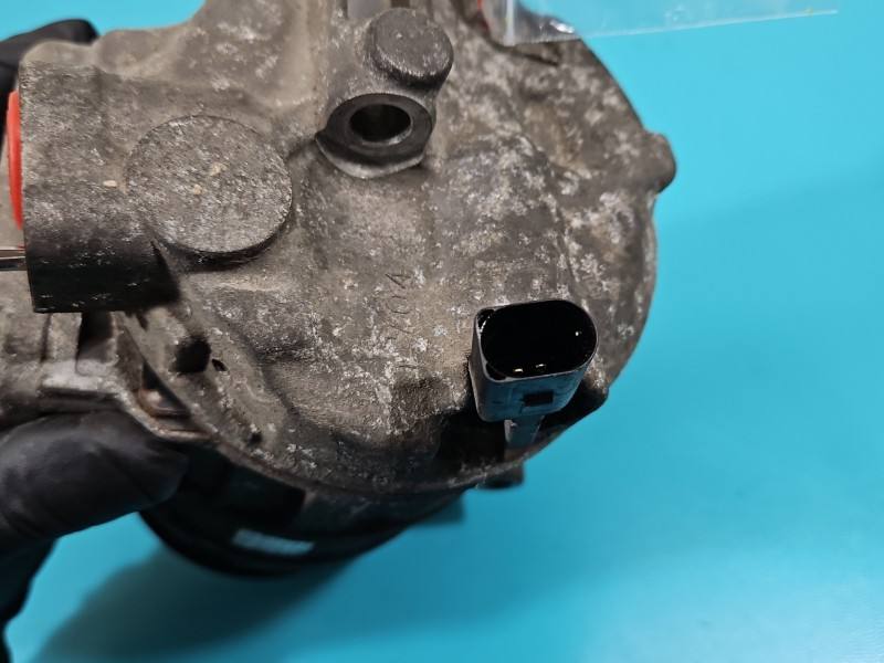 Компресор кондиціонера Volkswagen Golf 5 1K0820803P — фото деталі 8
