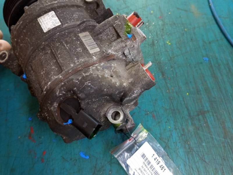 Компресор кондиціонера Volkswagen Golf 5 1K0820803P — фото деталі 10