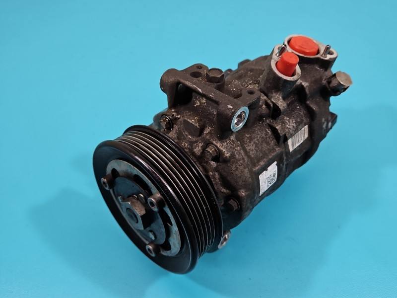 Компрессор кондиционера Volkswagen Polo 5Q0820803