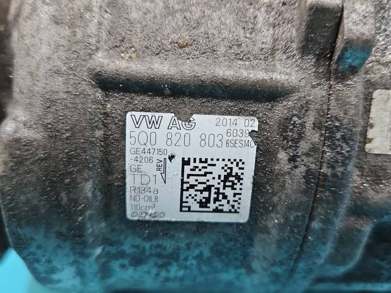Компрессор кондиционера Volkswagen Polo 5Q0820803 — фото детали 6