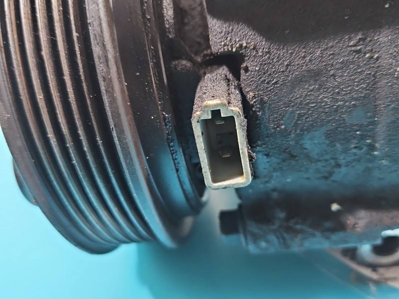 Компрессор кондиционера Ford Focus 6G91-19D629-DB — фото детали 6
