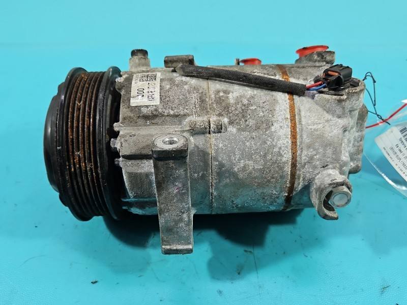 Компресор кондиціонера Kia Ceed 97701J7000 — фото деталі 4