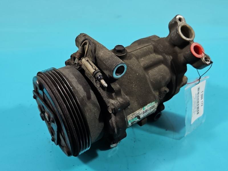 Компресор кондиціонера Renault Thalia 8200840770