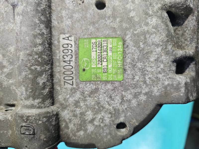 Компресор кондиціонера Mazda 6 Z0004400A — фото деталі 7