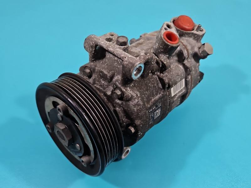Компресор кондиціонера Volkswagen Passat B8 5Q0820803F