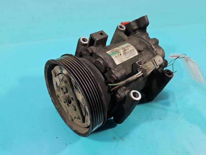 Компресор кондиціонера Renault Modus 8200365787