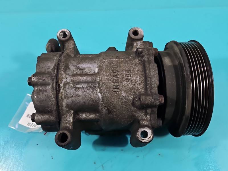 Компресор кондиціонера Renault Modus 8200365787 — фото деталі 4