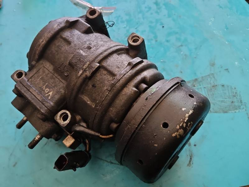 Компресор кондиціонера Chrysler Voyager 447200-5133