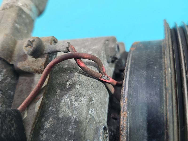 Компресор кондиціонера Hyundai I30 F500-AN8BA-02 — фото деталі 3