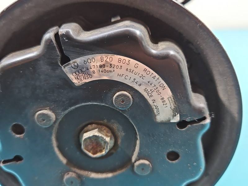 Компресор кондиціонера Skoda Fabia 1 6Q0820803G — фото деталі 3