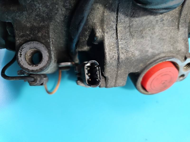 Компресор кондиціонера BMW X5 E70 7121762-03 — фото деталі 8