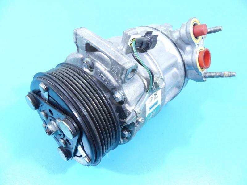 Компрессор кондиционера Volvo V40 9997681902301