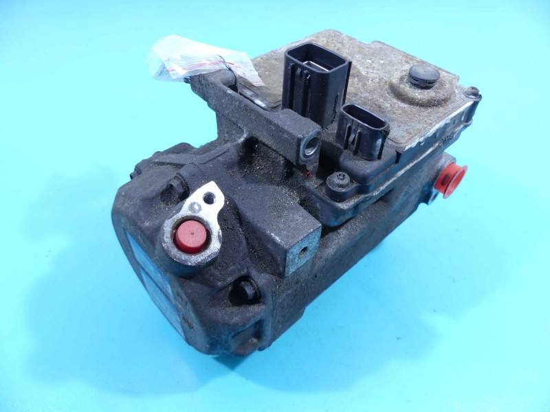 Компрессор кондиционера Toyota Estima 88370-28020