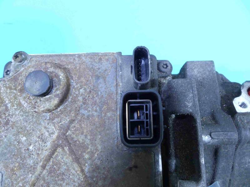 Компрессор кондиционера Toyota Estima 88370-28020 — фото детали 6