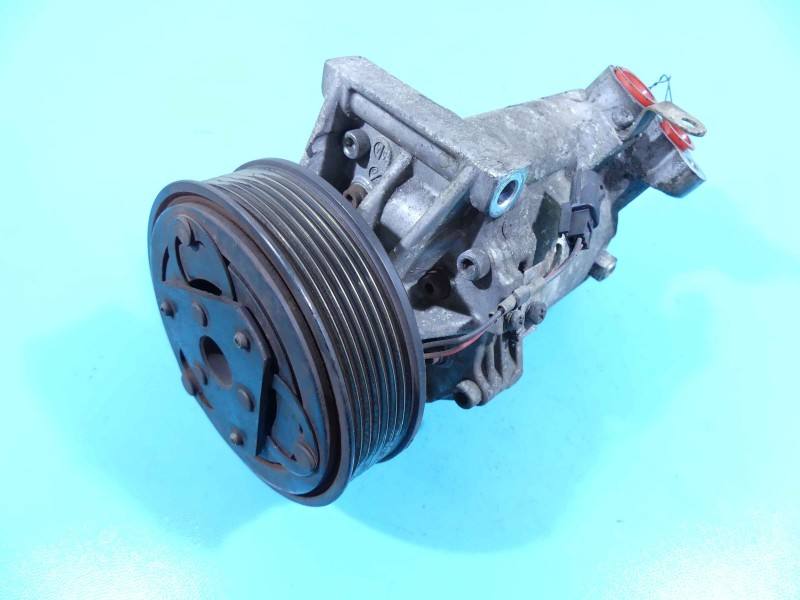 Компрессор кондиционера Renault Fluence 926008367R