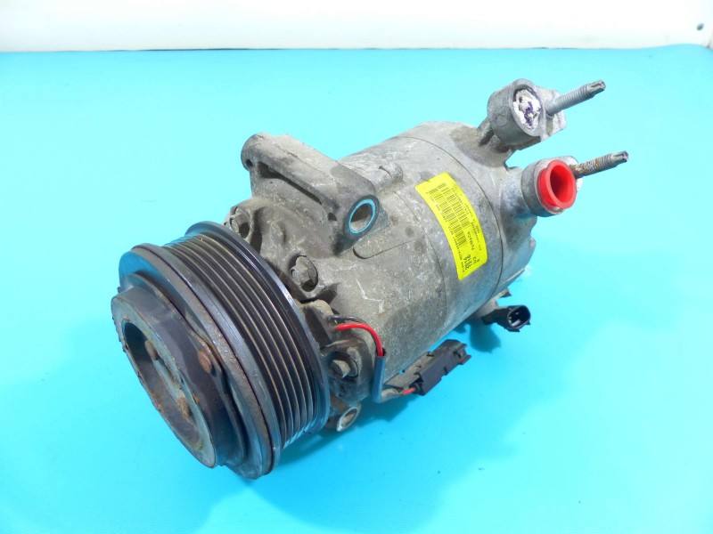 Компресор кондиціонера Ford Focus DV61-19D629-FD