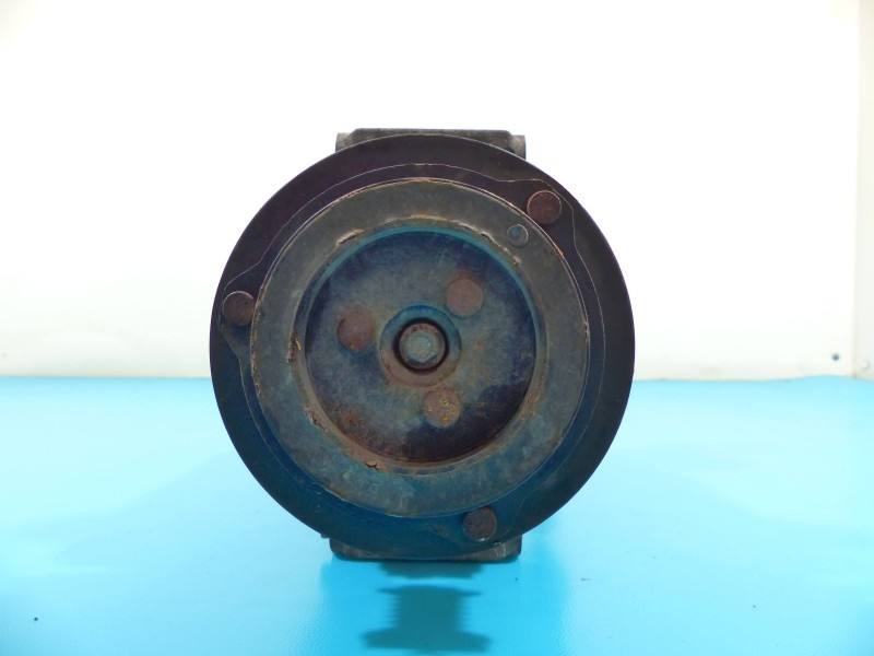 Компресор кондиціонера Ford Focus DV61-19D629-FD — фото деталі 2