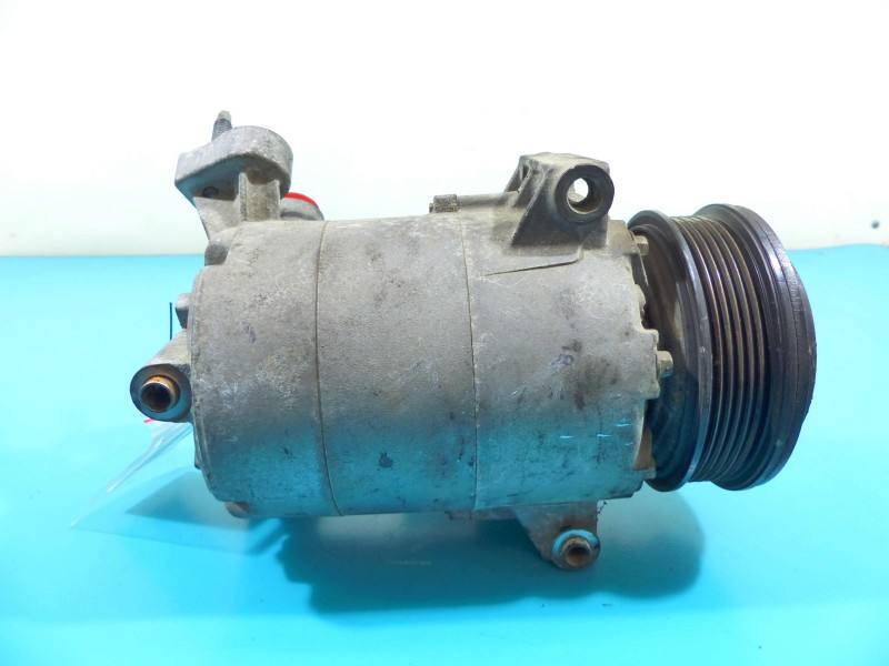 Компресор кондиціонера Ford Focus DV61-19D629-FD — фото деталі 3