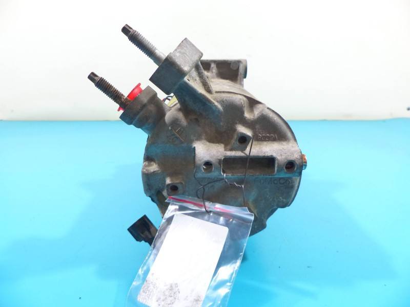 Компресор кондиціонера Ford Focus DV61-19D629-FD — фото деталі 4