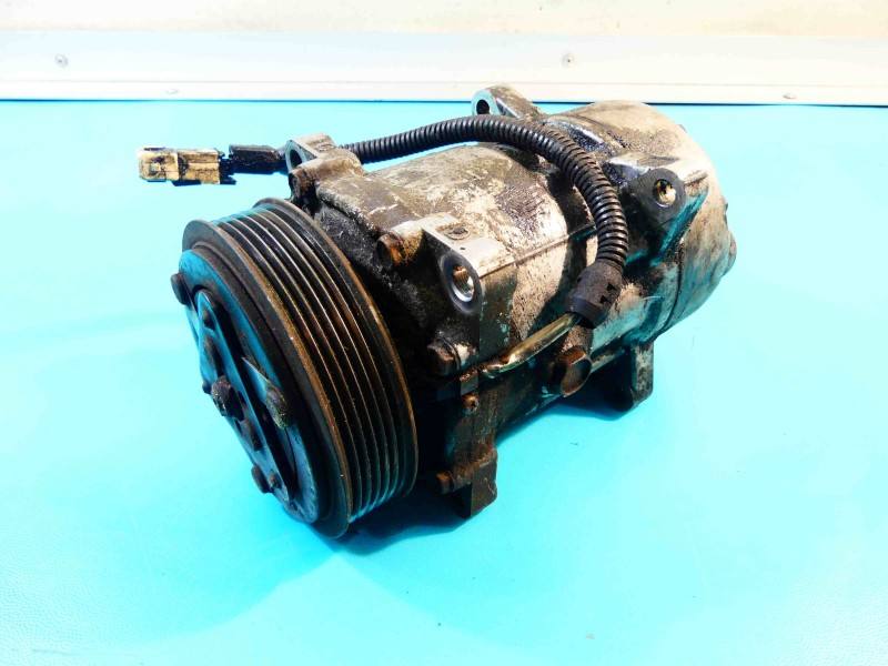 Компресор кондиціонера Citroen C5 5215806144